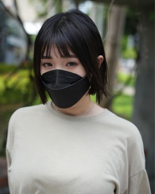 女生短髮、短瀏海、三角臉