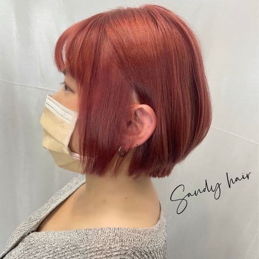 女生長髮、長瀏海、圓臉