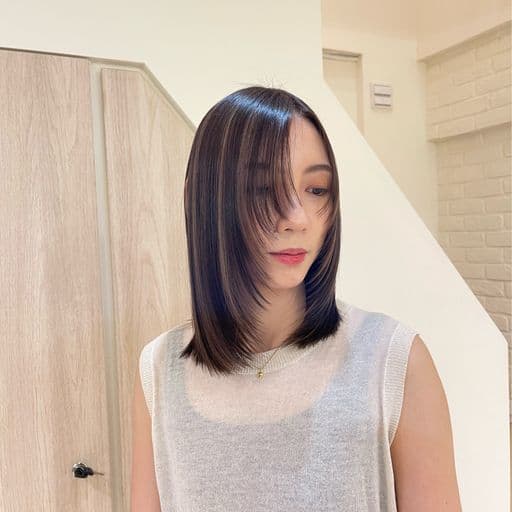 女生中長髮、長瀏海、女生染髮