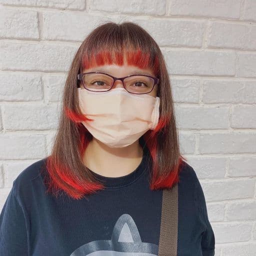 女生中長髮、短瀏海、女生染髮