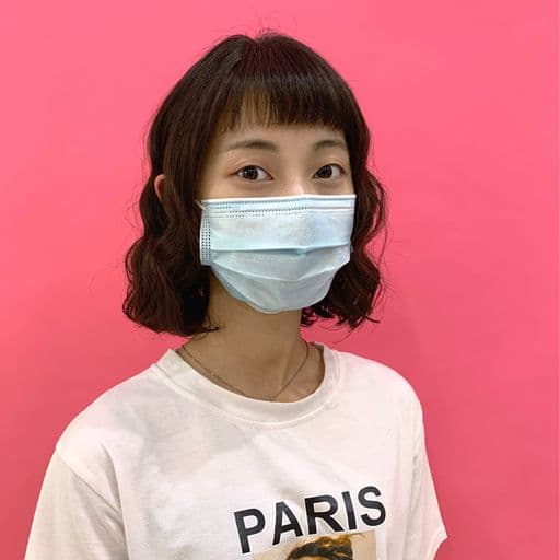 女生中長髮、短瀏海、女生燙髮
