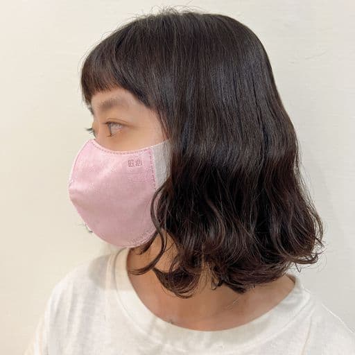 女生中長髮、短瀏海、女生燙髮