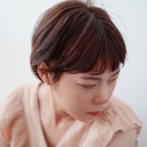 女生短髮、短瀏海、女生染髮