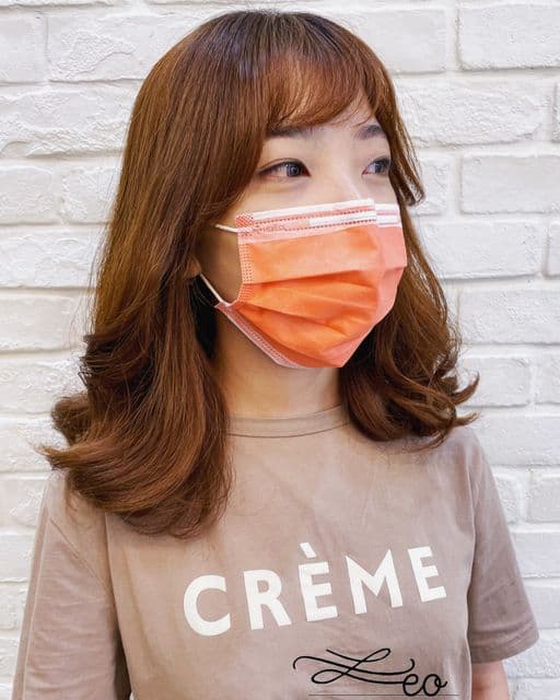 女生中長髮、短瀏海、女生染髮