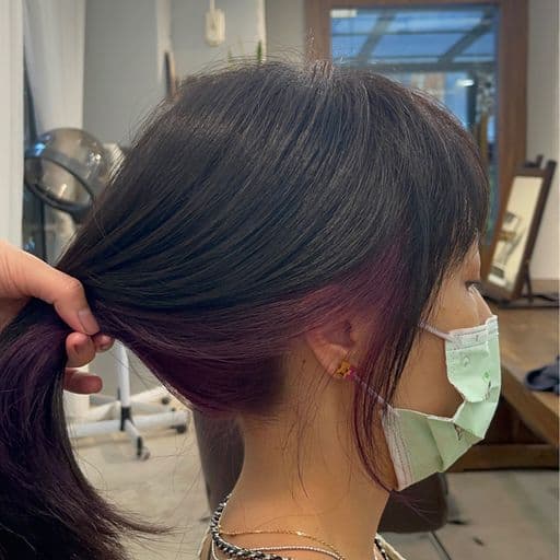 女生中長髮、短瀏海、鵝蛋臉