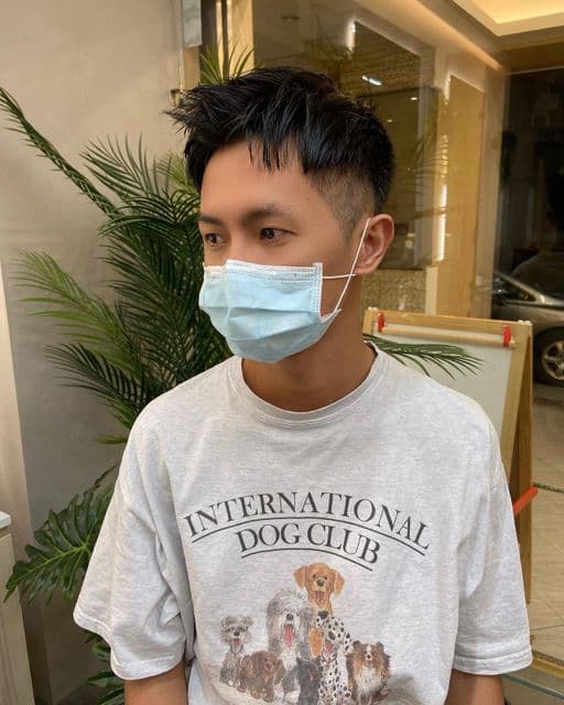 男生短髮、短瀏海、長臉