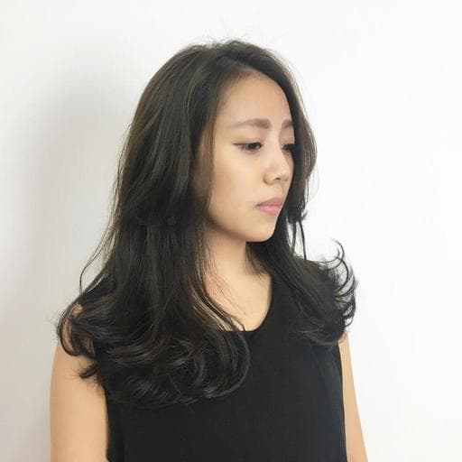 女生中長髮、質感、台中剪髮