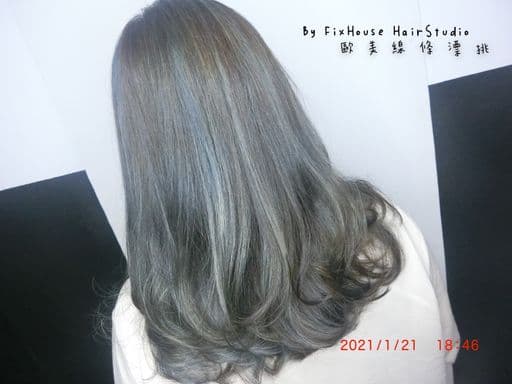女生中長髮、長瀏海、女生染髮