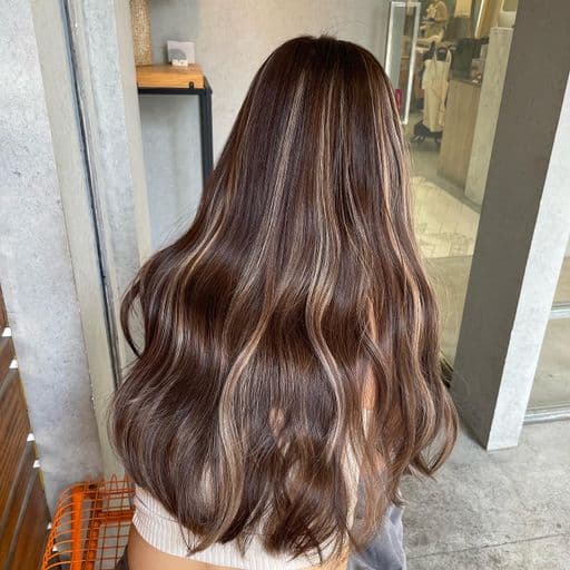 女生長髮、長瀏海、女生染髮