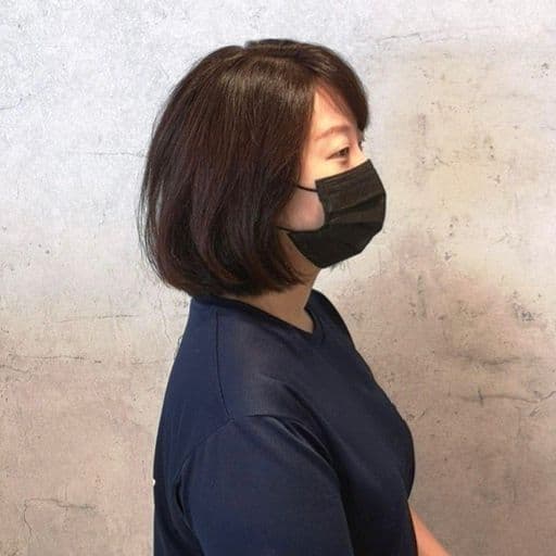 女生中長髮、短瀏海、台北東區