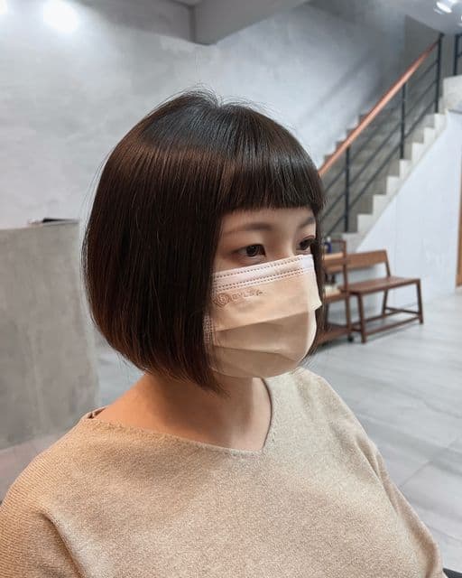 女生短髮、短瀏海、圓臉