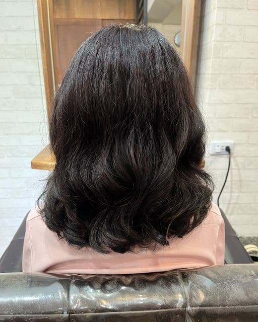 女生中長髮、長瀏海、女生燙髮