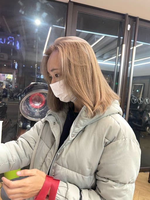 女生中長髮、長瀏海、女生染髮