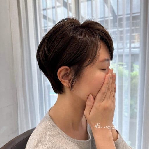 女生短髮、短瀏海、三角臉