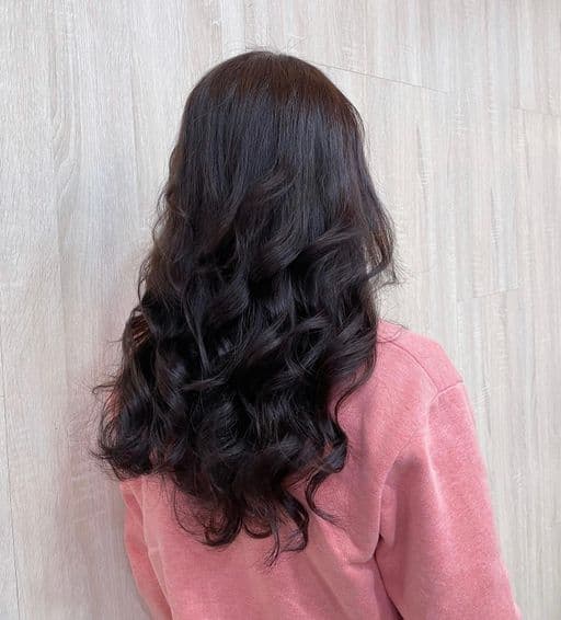 女生中長髮、短瀏海、女生染髮