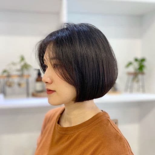 女生短髮、長瀏海、撩耳齊短髮