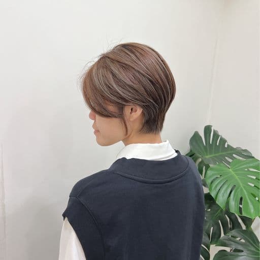 女生短髮、短瀏海、女生染髮