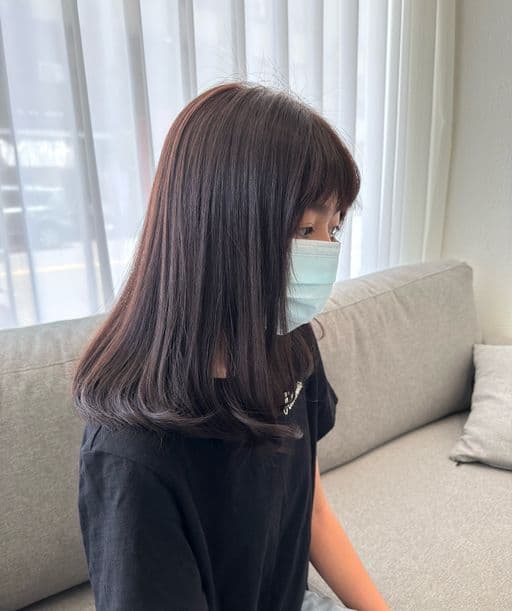 女生中長髮、短瀏海、女生染髮
