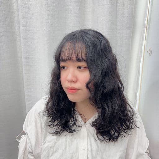 女生長髮、短瀏海、女生燙髮
