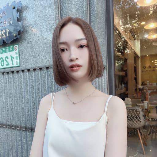 女生中長髮、長瀏海、女生染髮
