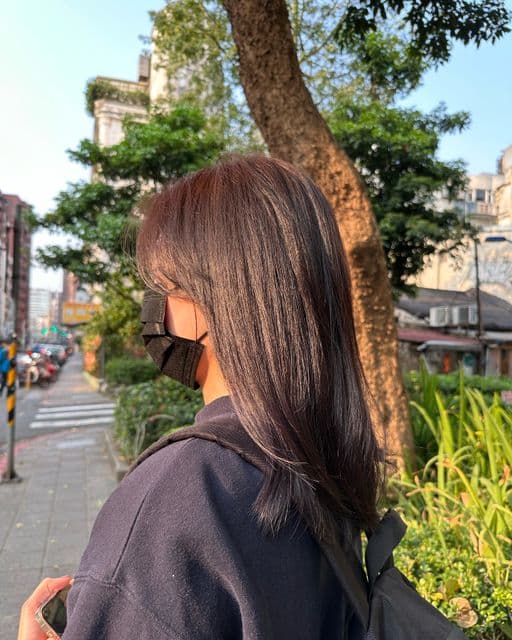 女生中長髮、長瀏海、女生染髮