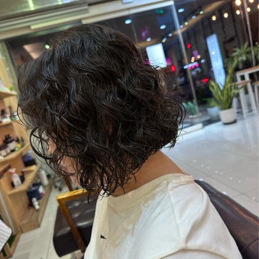 女生短髮、短瀏海、女生燙髮