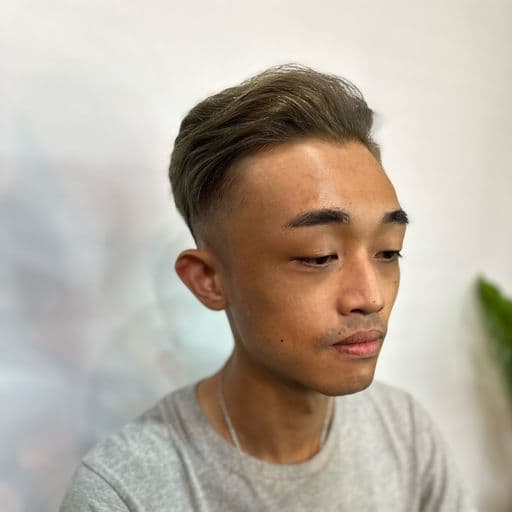 男生中長髮、長瀏海、男生染髮