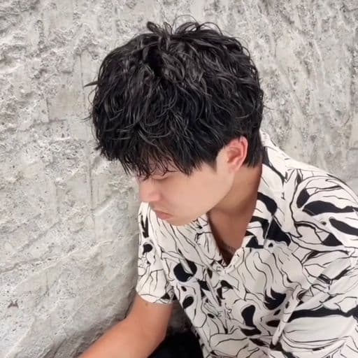 男生短髮、長瀏海、男生燙髮