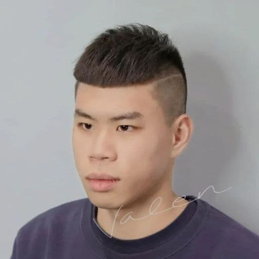 男生短髮、短瀏海、長臉