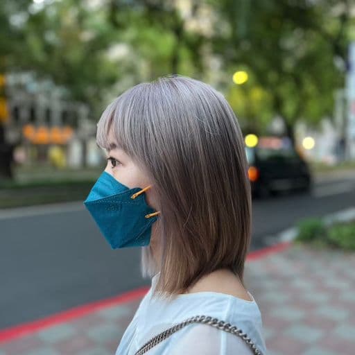 女生中長髮、短瀏海、女生染髮