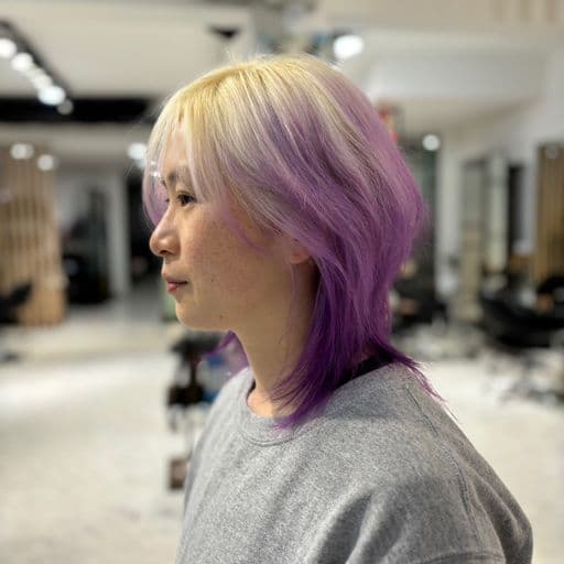 女生長髮、長瀏海、長臉