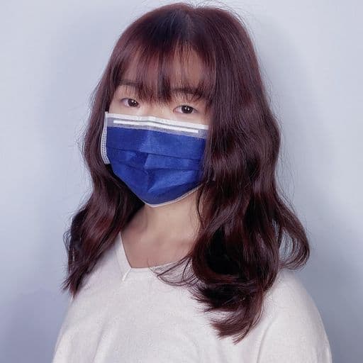 女生中長髮、短瀏海、女生染髮