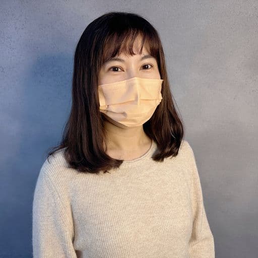 女生中長髮、短瀏海、女生染髮