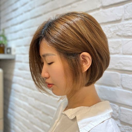 女生短髮、長瀏海、鵝蛋臉