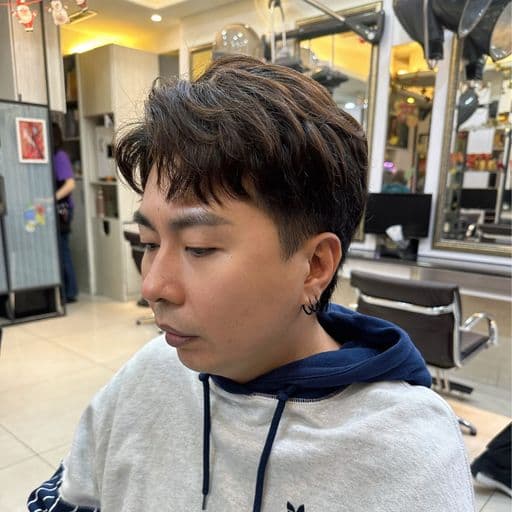 男生短髮、短瀏海、男生染髮