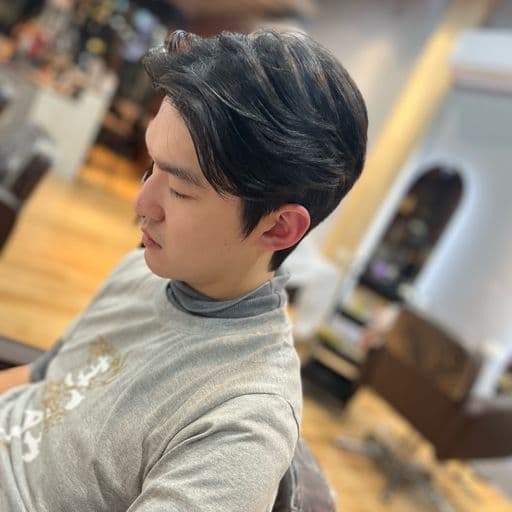 男生短髮、長臉、中性髮