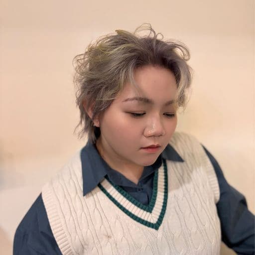 女生短髮、女生狼尾髮、特殊色
