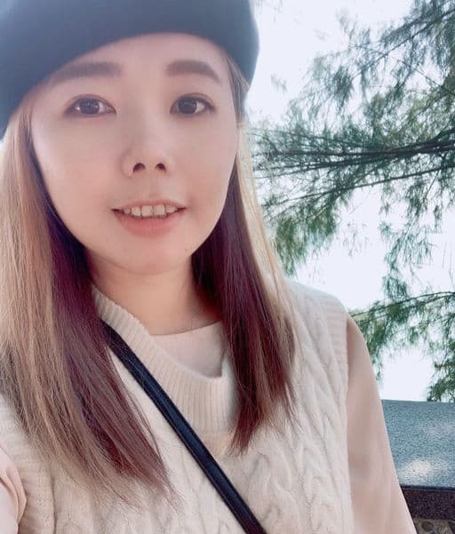 女生中長髮、長瀏海、女生染髮
