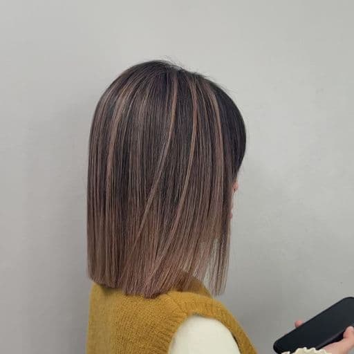 女生中長髮、短瀏海、女生染髮