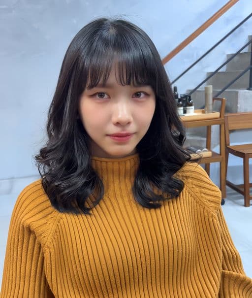 女生長髮、短瀏海、女生燙髮