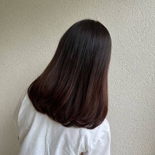 女生中長髮、長瀏海、女生燙髮