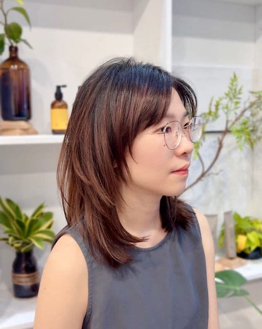 女生中長髮、輪廓層次、高層次剪裁