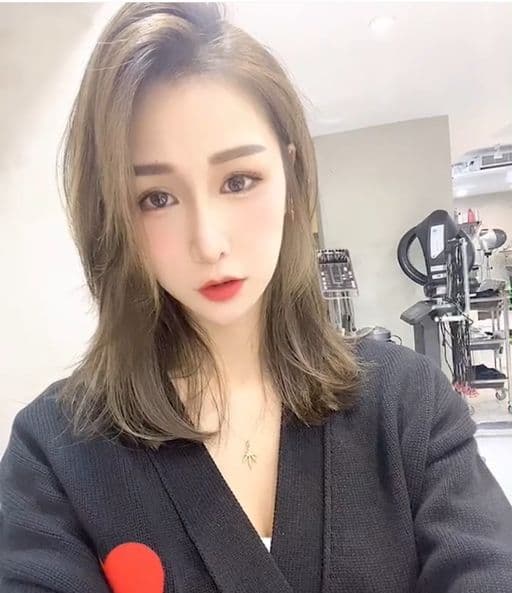 女生中長髮、長瀏海、女生染髮