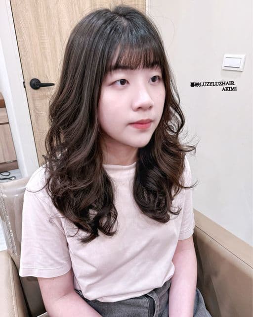 女生長髮、短瀏海、女生燙髮