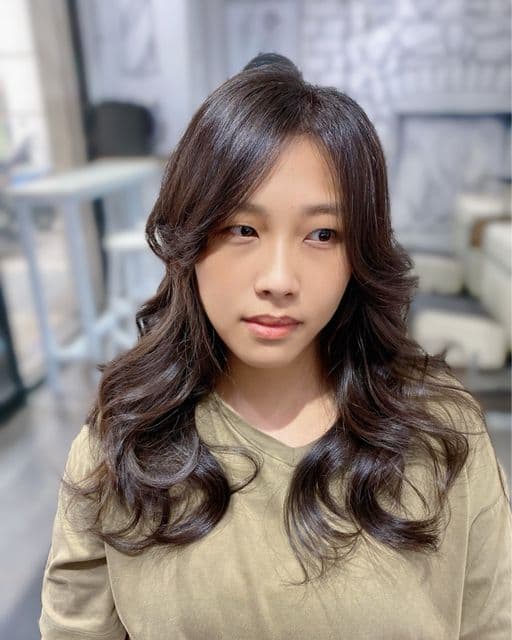 女生長髮、長瀏海、女生燙髮