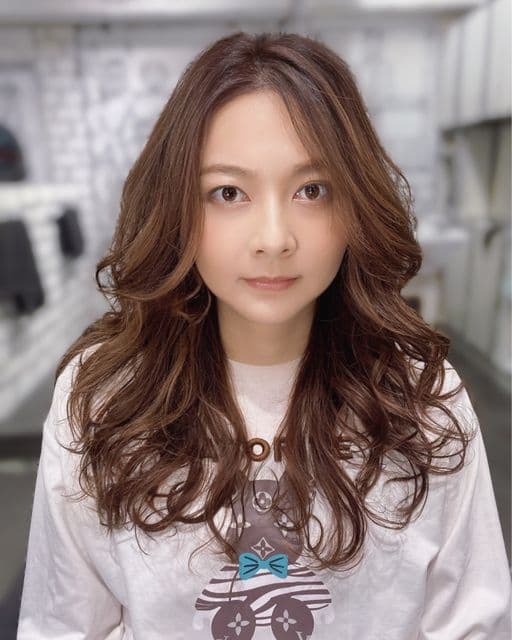 女生長髮、長瀏海、女生染髮