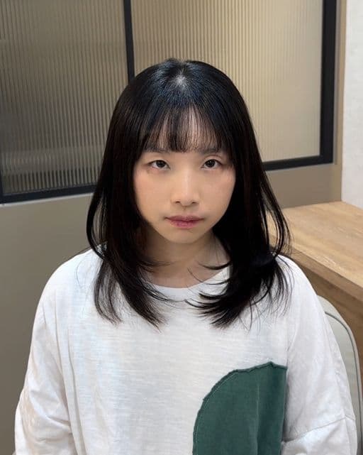 女生中長髮、短瀏海、中性髮