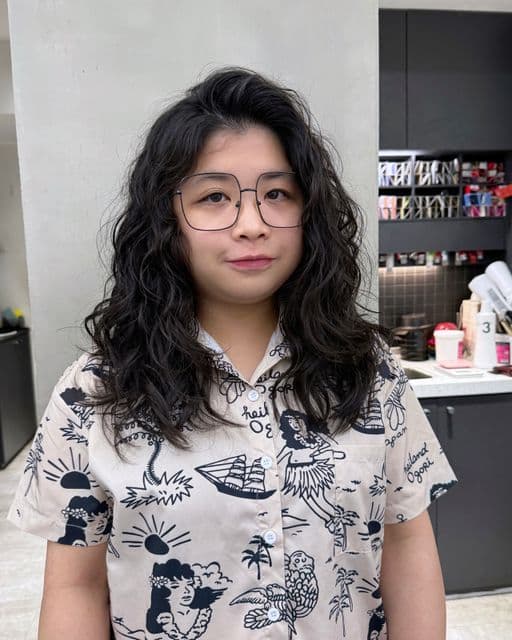 女生長髮、長瀏海、女生燙髮