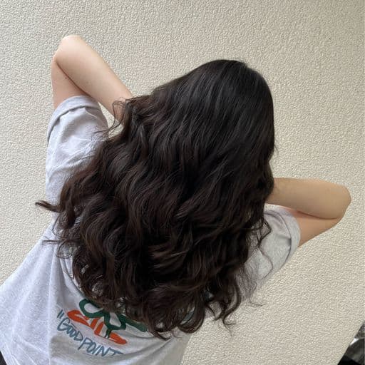 女生長髮、短瀏海、女生燙髮
