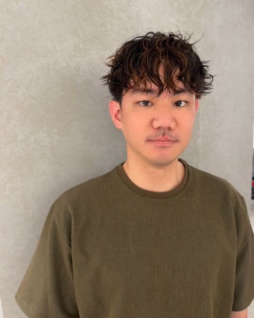 男生短髮、短瀏海、男生燙髮